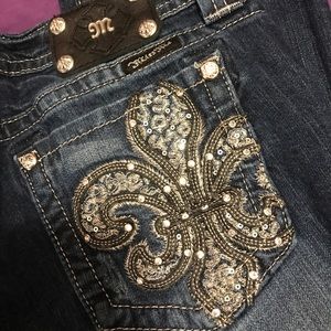 Women’s Low Rise Boot Cut Miss Me Jeans, Size 30